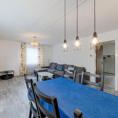 Cozy Villa With Garden, Balcony And Parking Area In Duesseldorf Eksteriør bilde