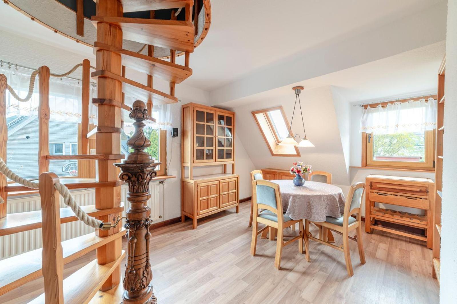 Cozy Villa With Garden, Balcony And Parking Area In Duesseldorf Eksteriør bilde
