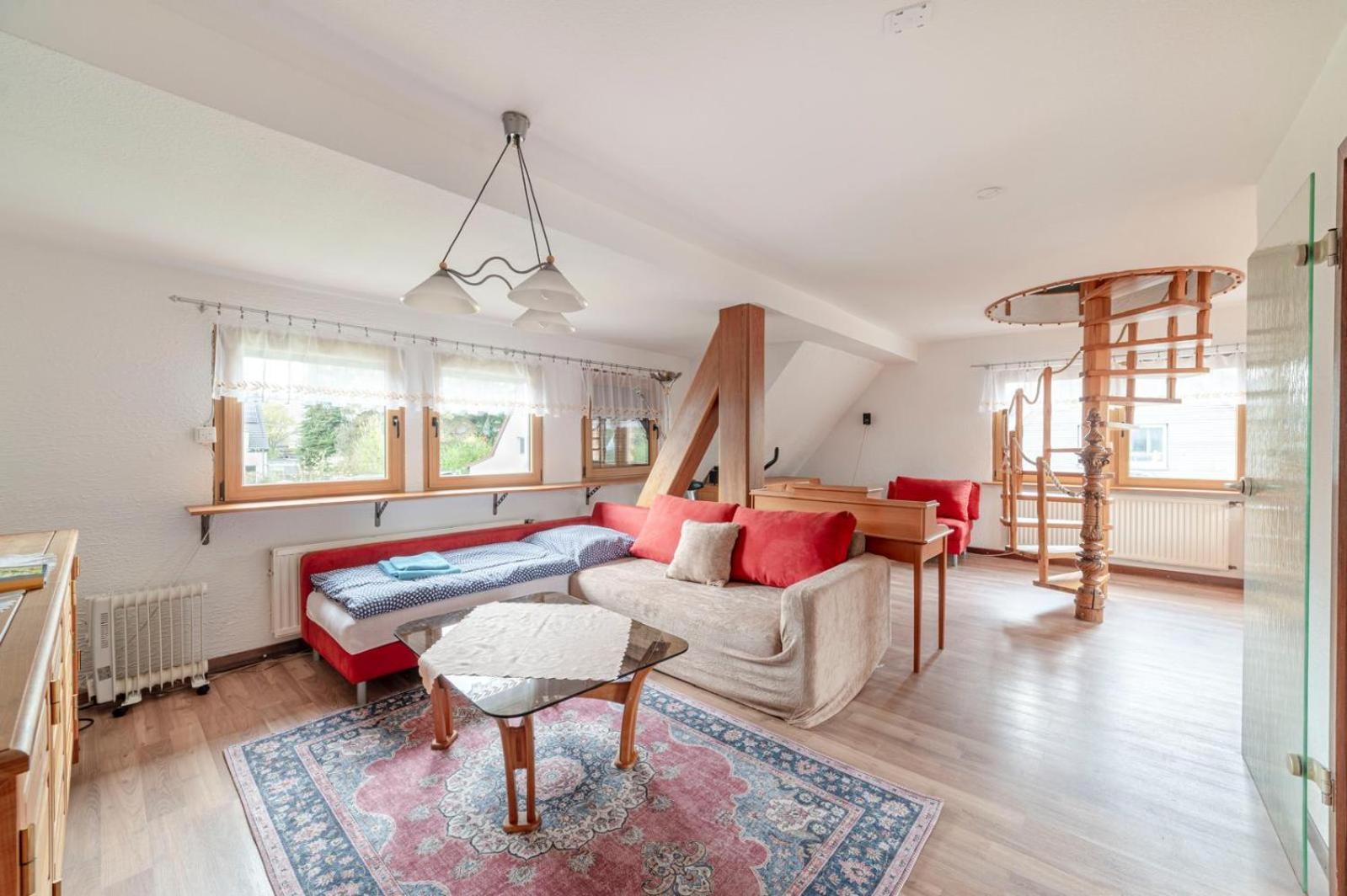 Cozy Villa With Garden, Balcony And Parking Area In Duesseldorf Eksteriør bilde